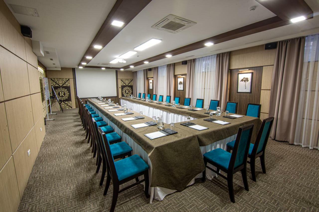 Rayan Hotel Osh Exterior photo